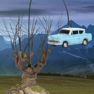 Department 56 Whomping Willow Tree Figurine