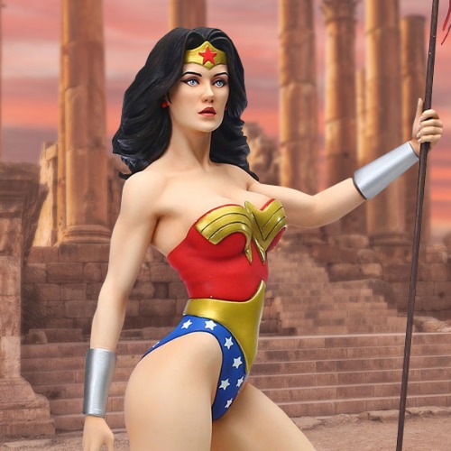 Enesco, LLC Wonder Woman Statue